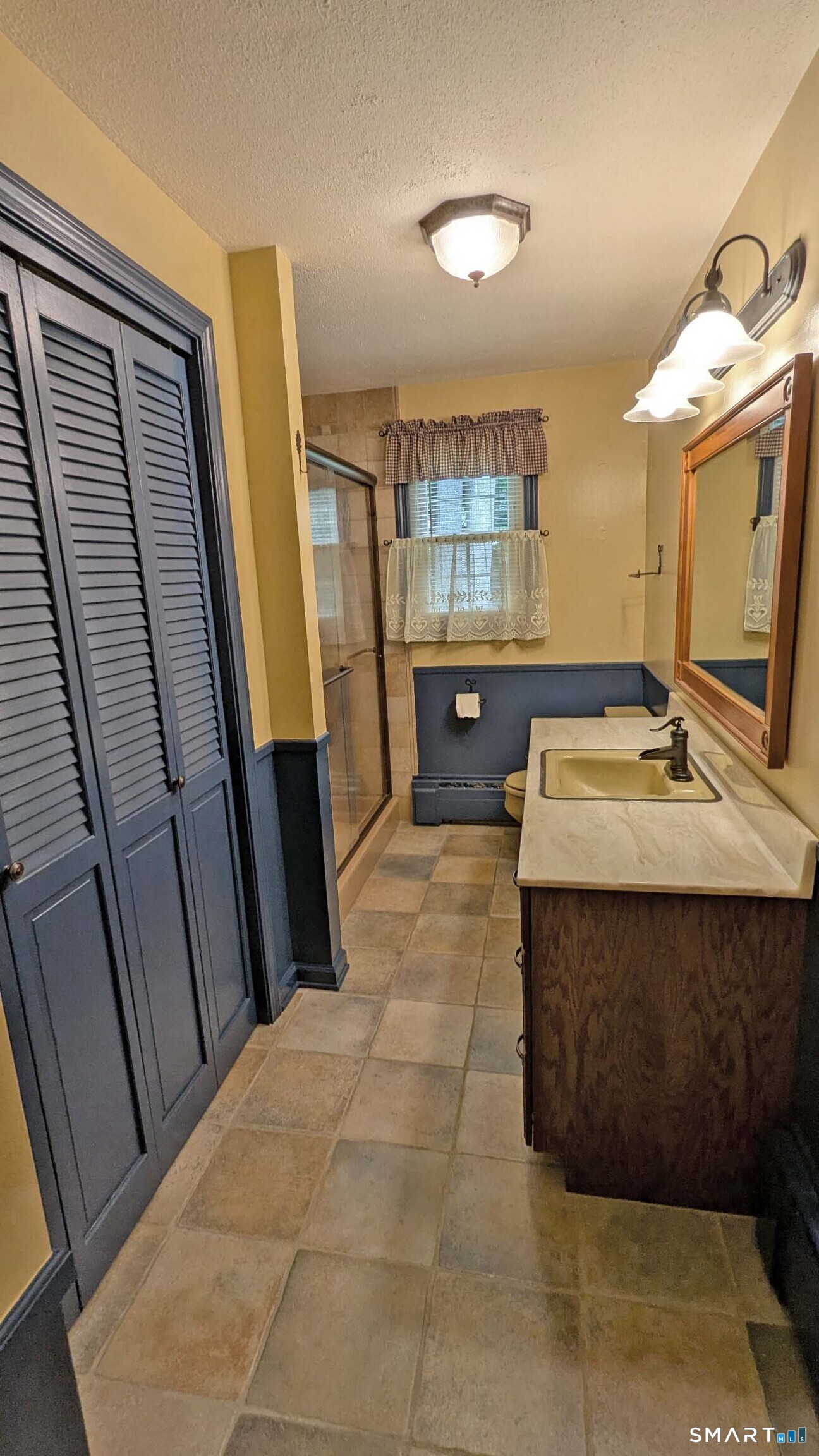 25-1/2 Edgerton Street East Hampton CT 06424