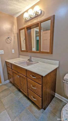 25-1/2 Edgerton Street East Hampton CT 06424