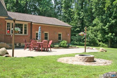 25-1/2 Edgerton Street East Hampton CT 06424