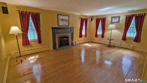 25-1/2 Edgerton Street East Hampton CT 06424