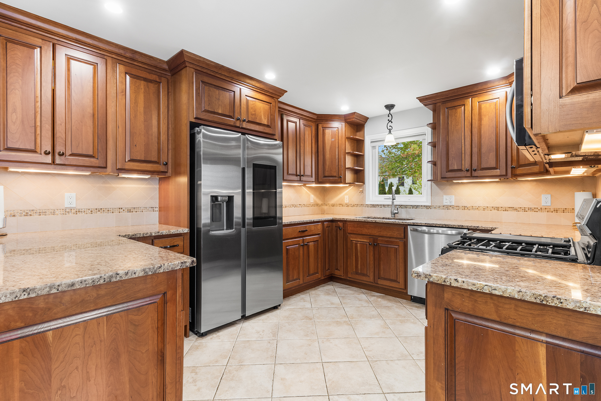 1710 Stratfield Road Fairfield CT 06825
