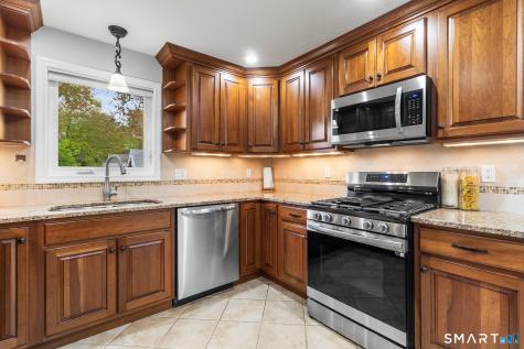 1710 Stratfield Road Fairfield CT 06825