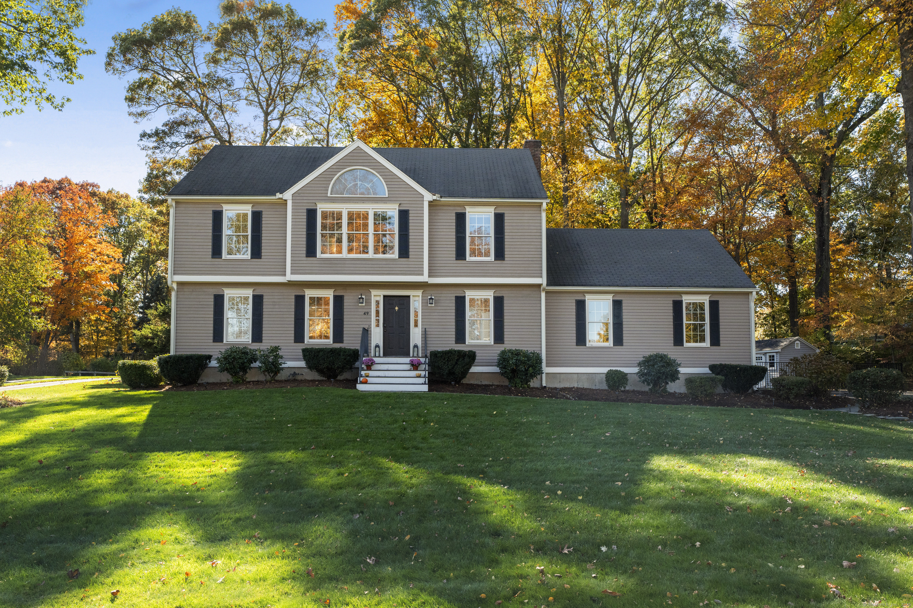 49 Riverside Drive Branford CT 06405