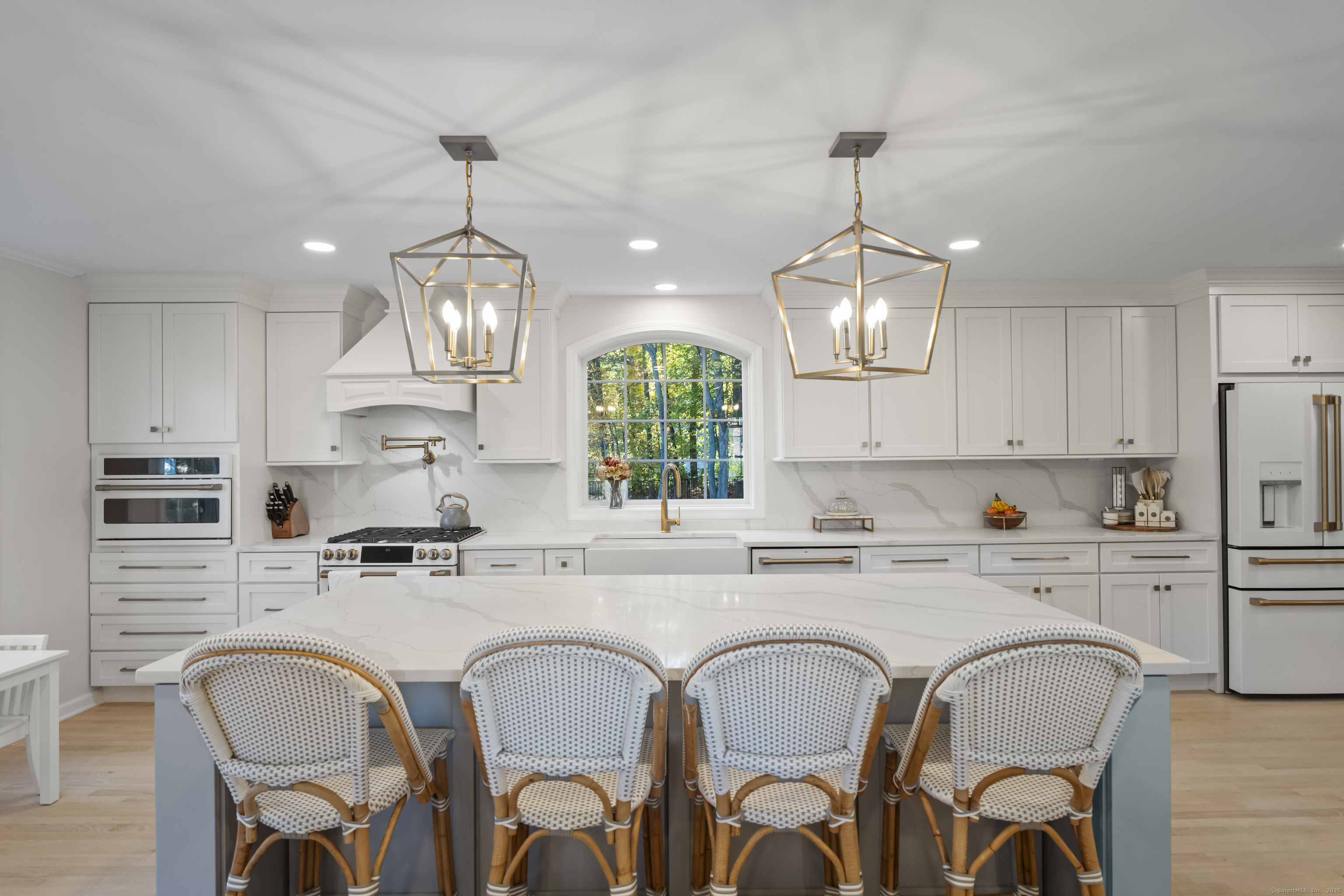 49 Riverside Drive Branford CT 06405