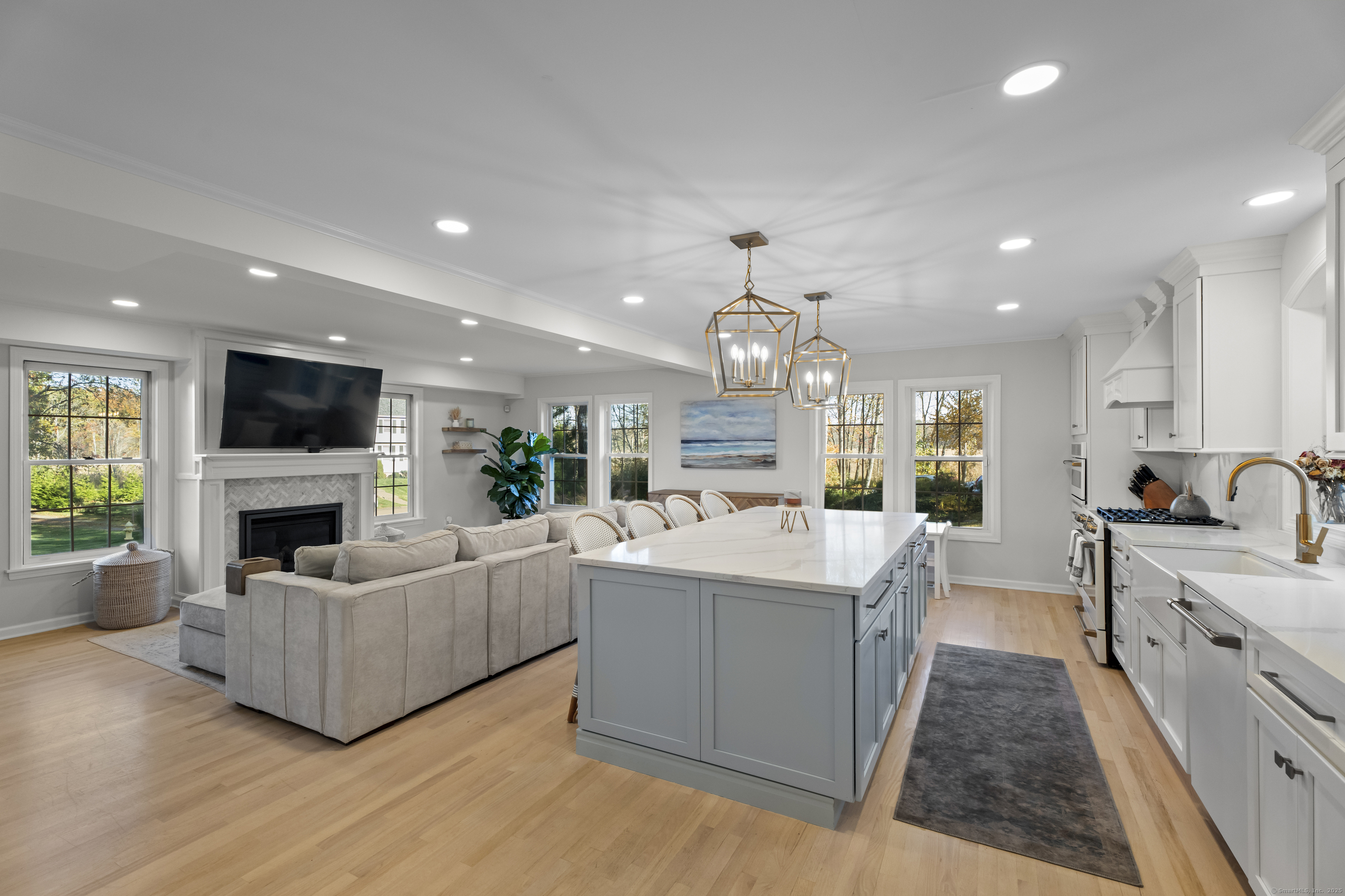 49 Riverside Drive Branford CT 06405