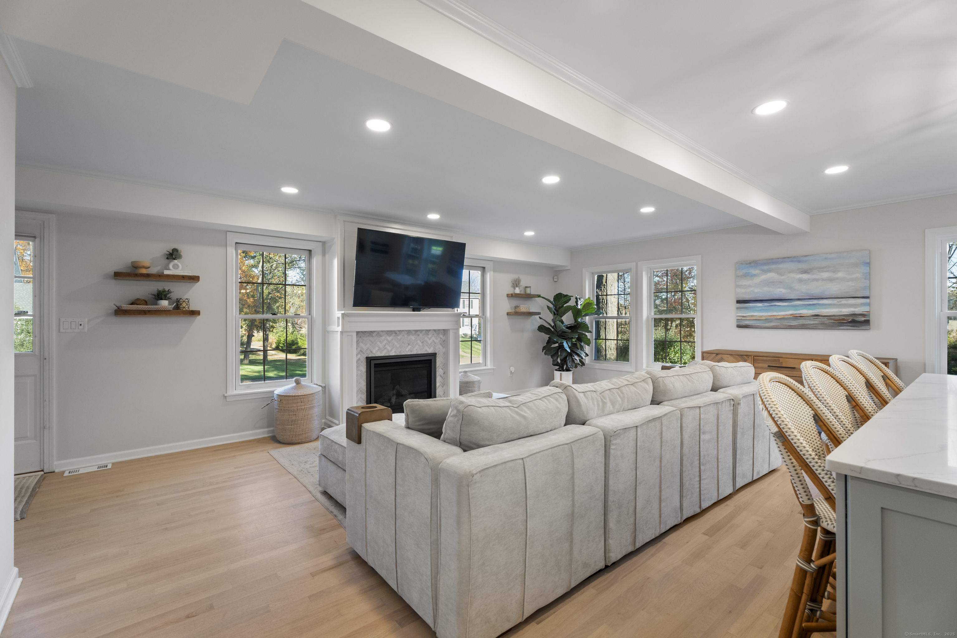 49 Riverside Drive Branford CT 06405