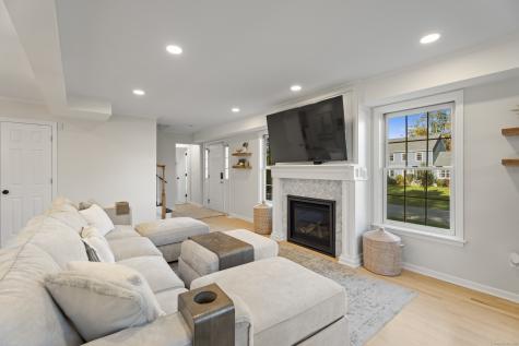 49 Riverside Drive Branford CT 06405