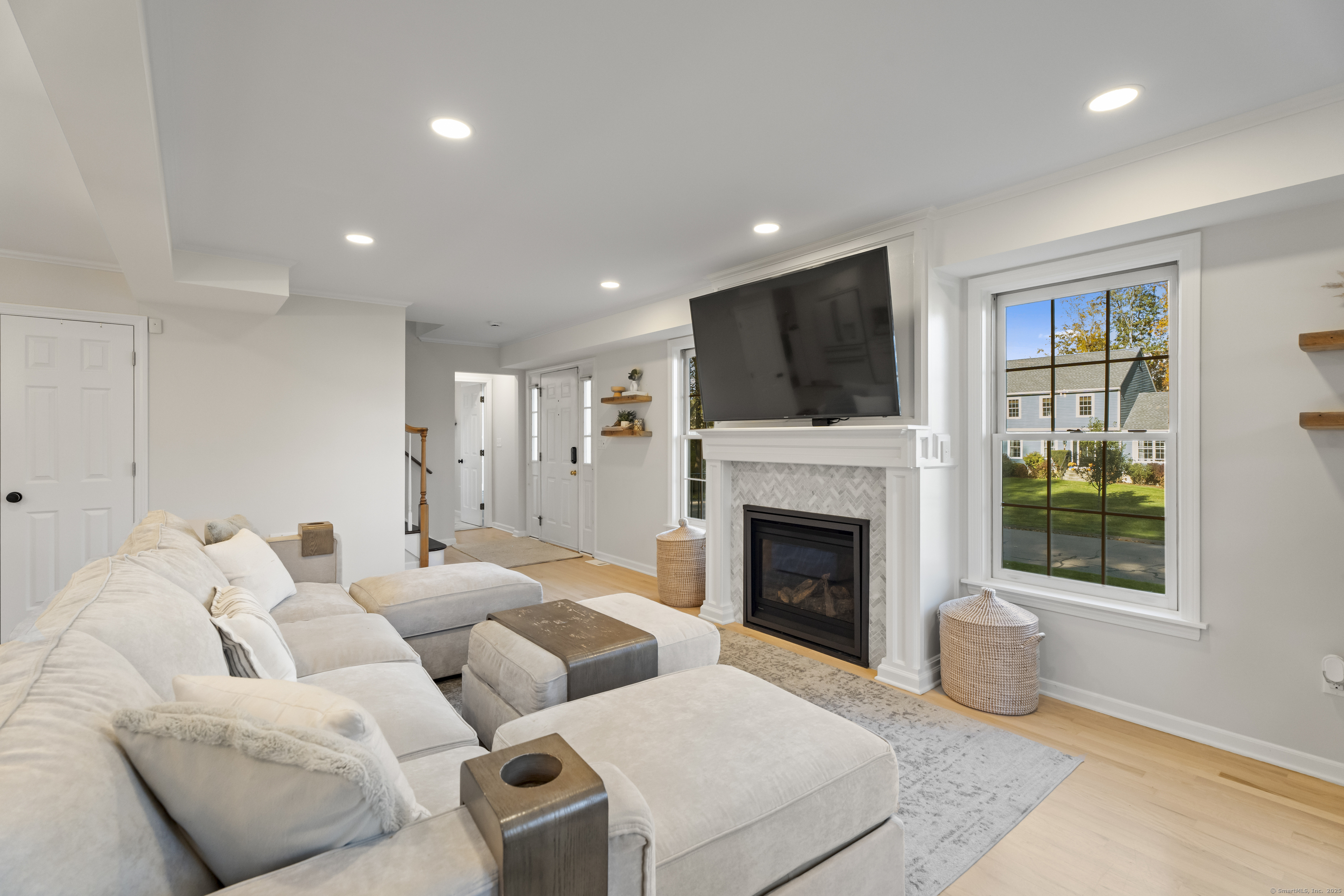 49 Riverside Drive Branford CT 06405