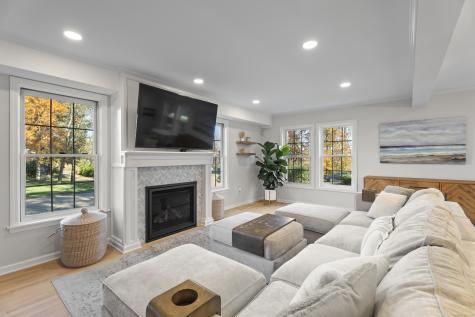 49 Riverside Drive Branford CT 06405