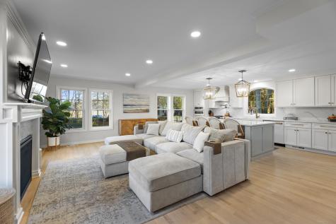 49 Riverside Drive Branford CT 06405