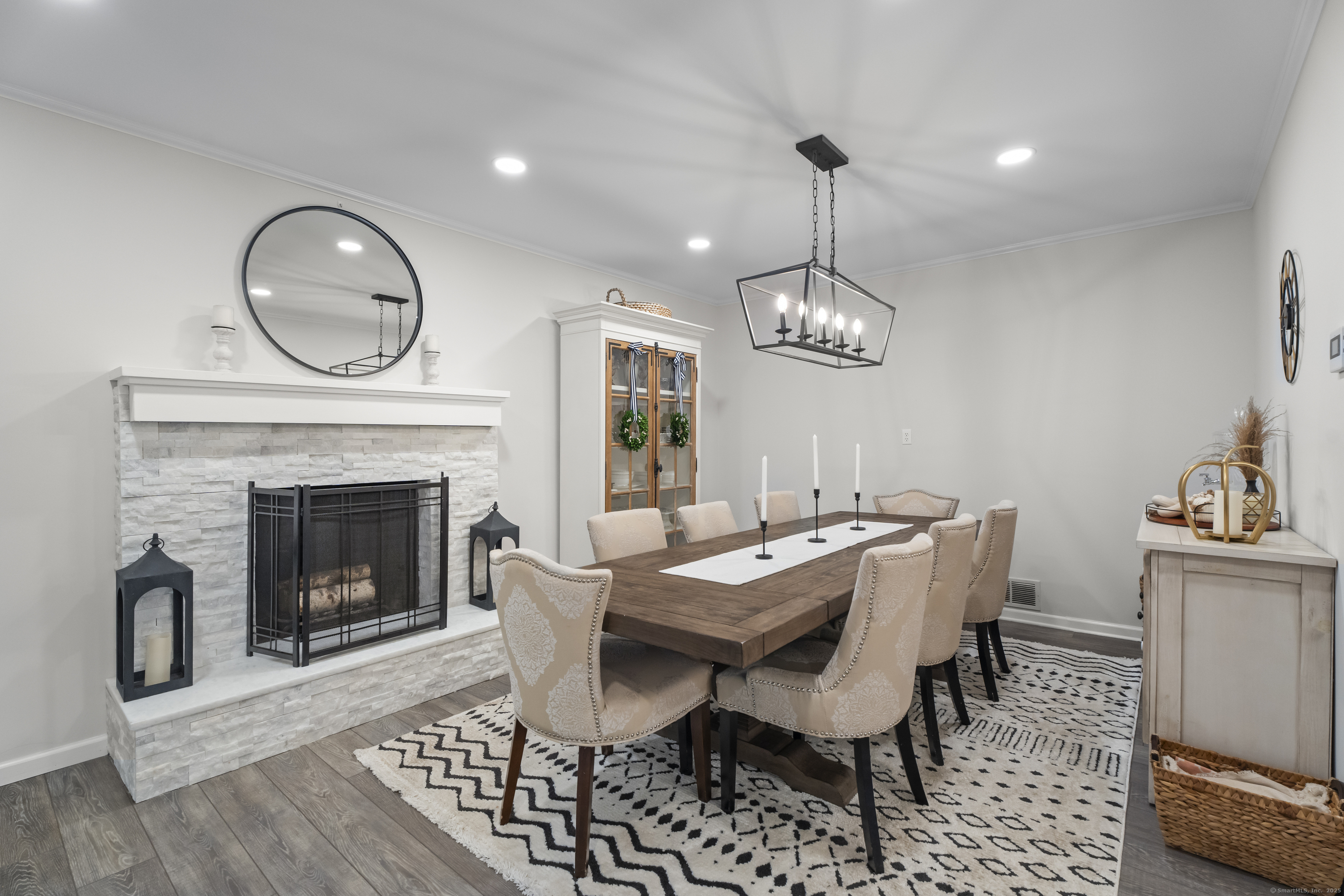 49 Riverside Drive Branford CT 06405