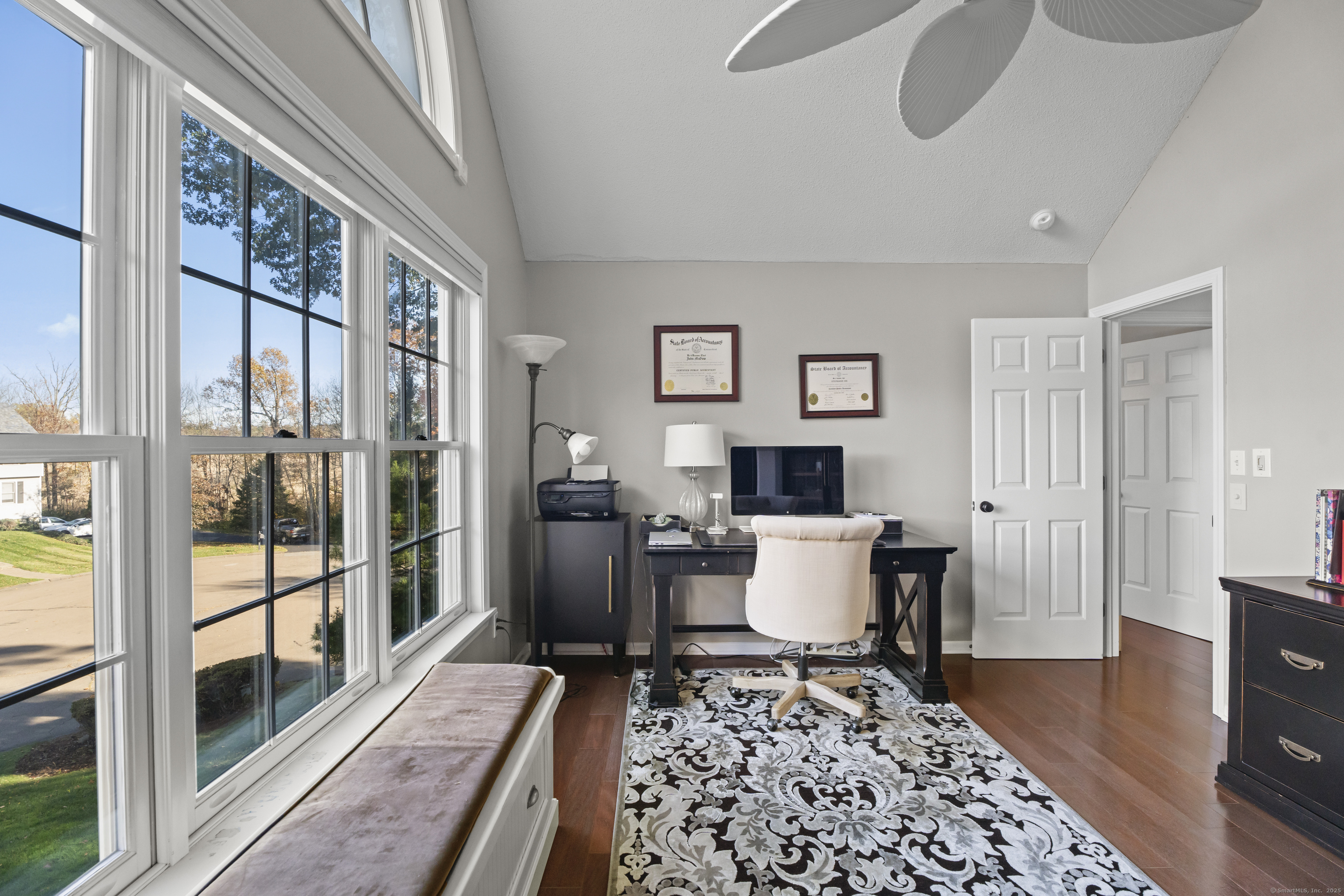 49 Riverside Drive Branford CT 06405