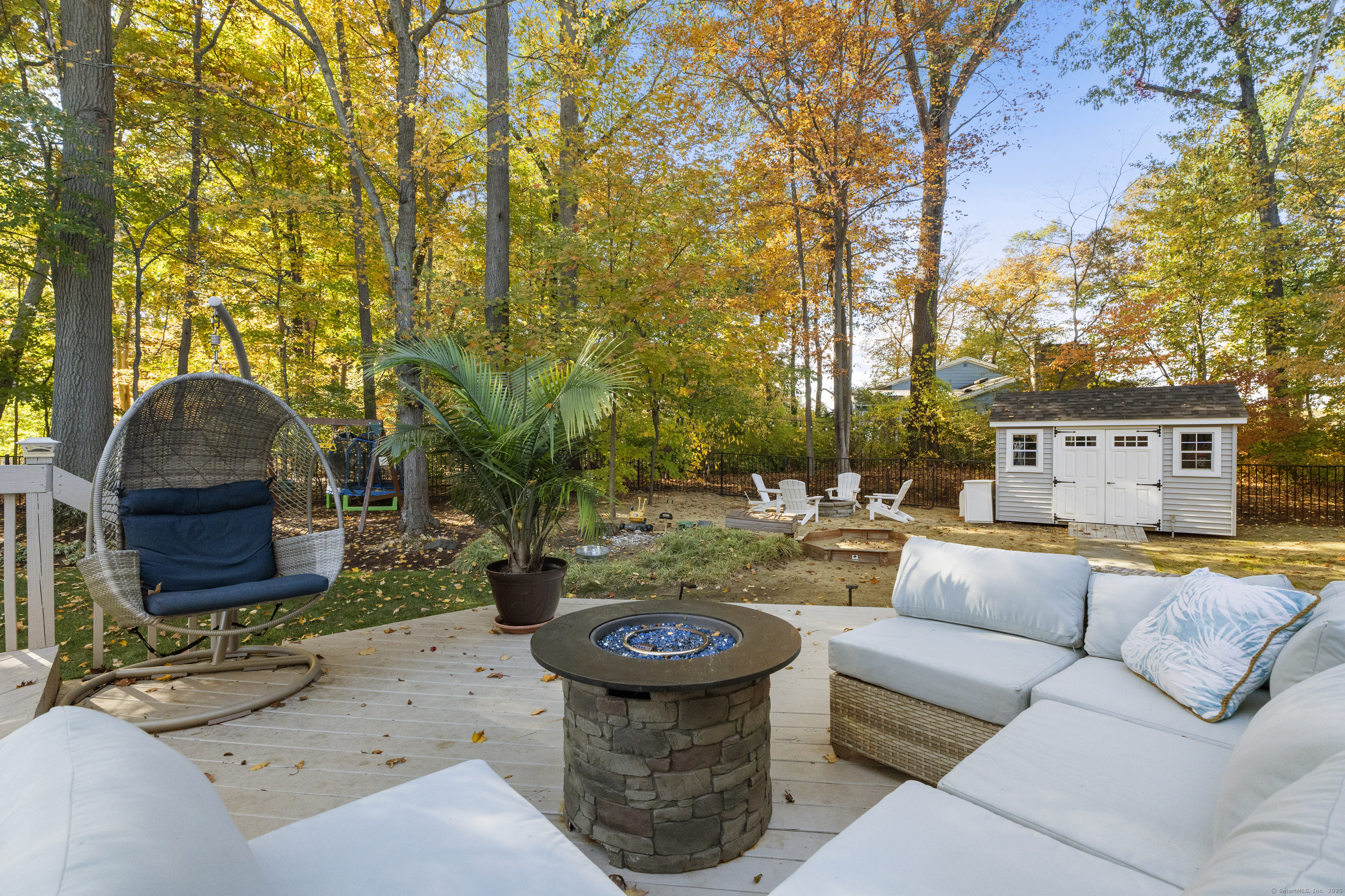 49 Riverside Drive Branford CT 06405