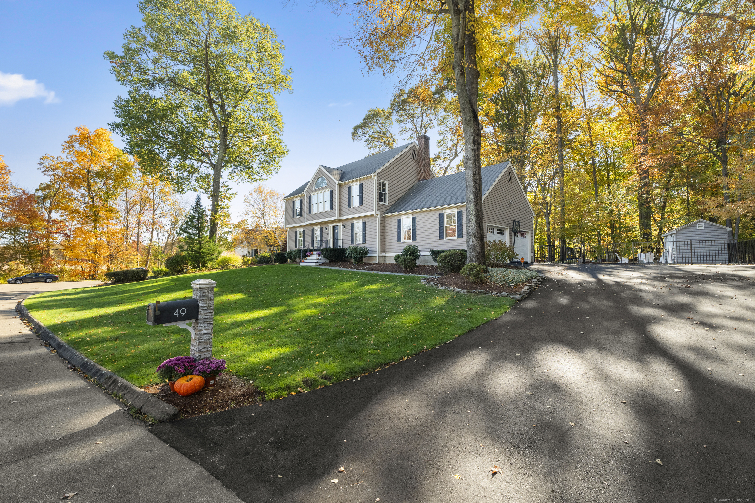 49 Riverside Drive Branford CT 06405