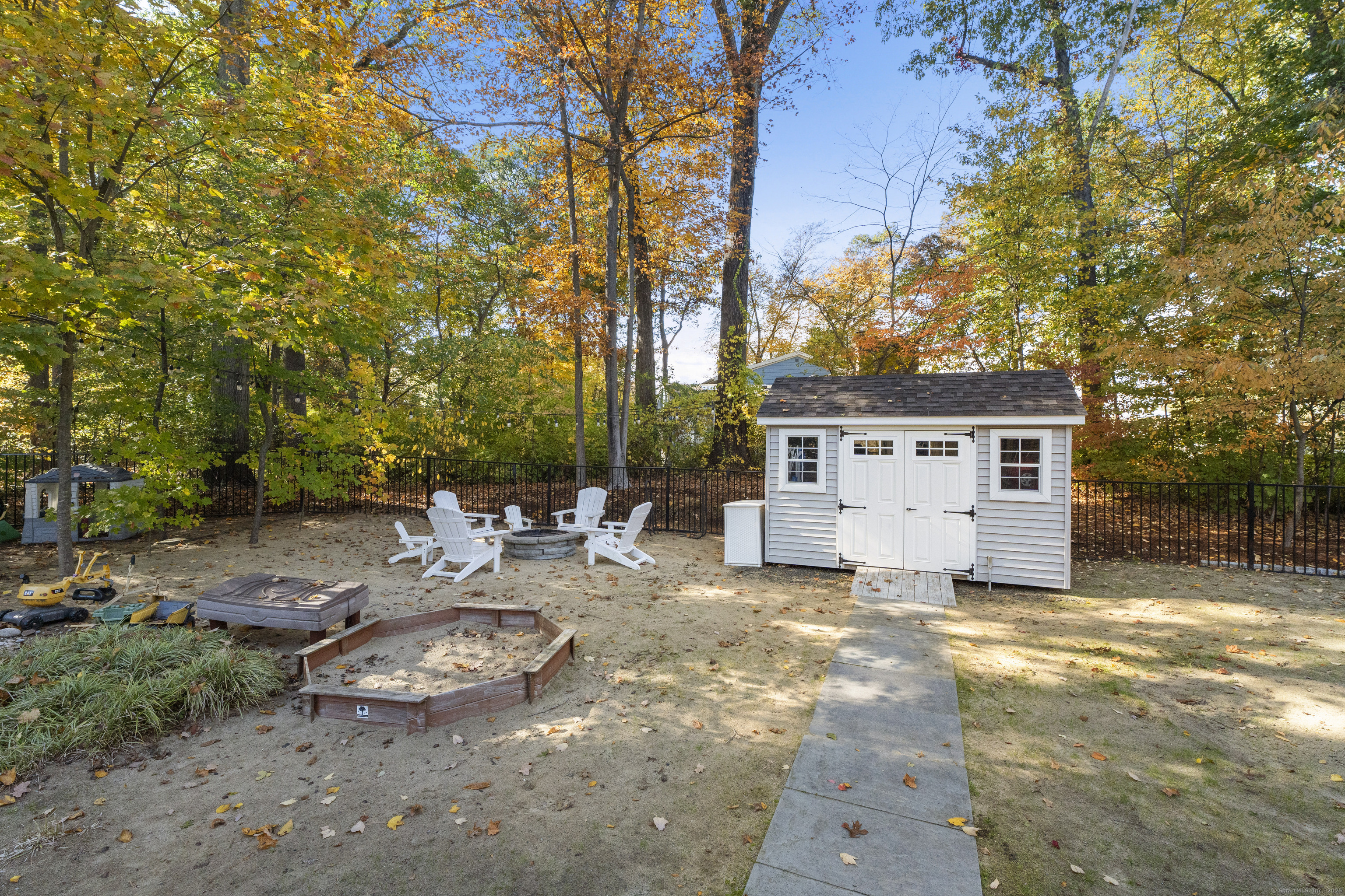 49 Riverside Drive Branford CT 06405