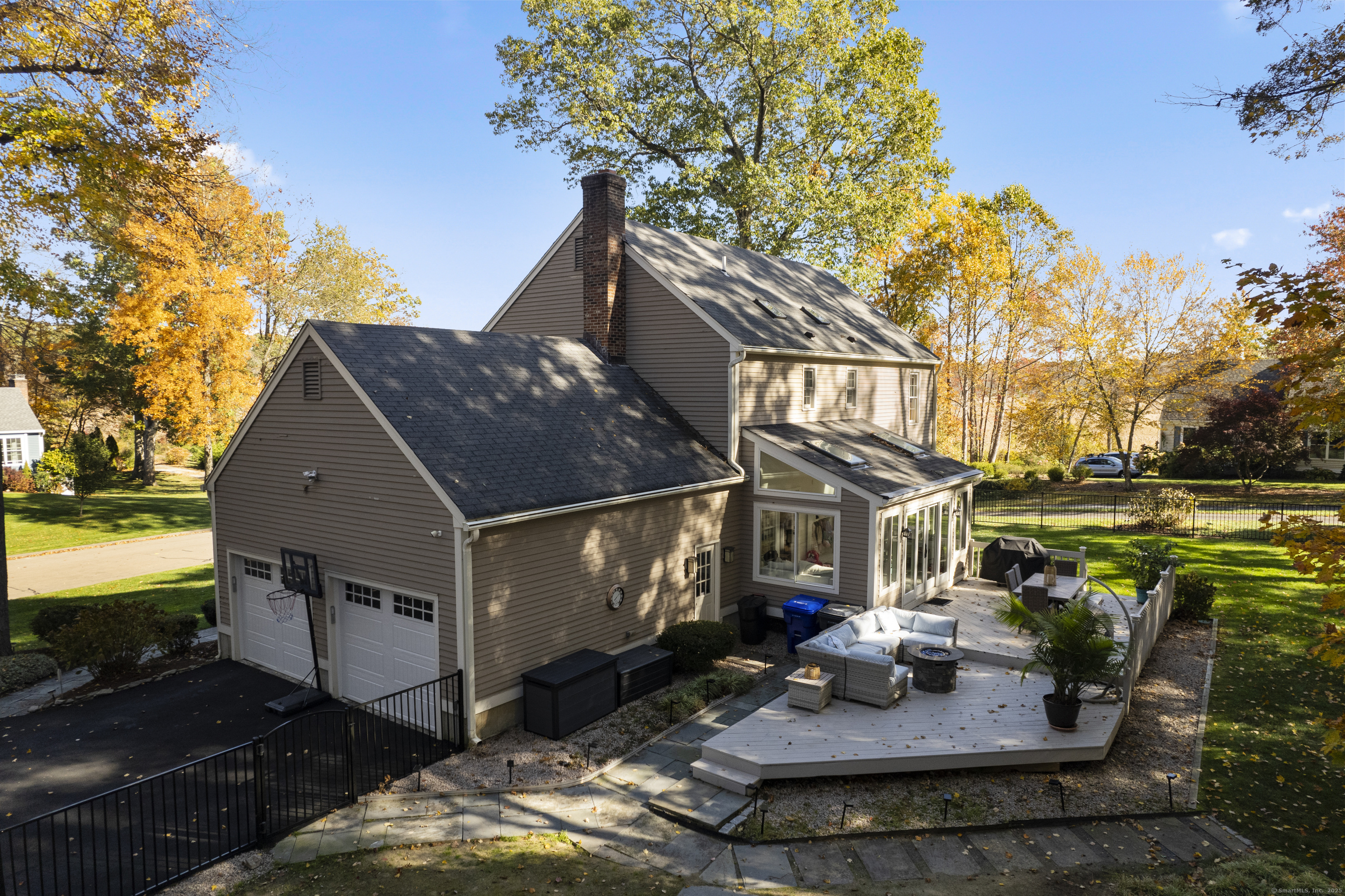 49 Riverside Drive Branford CT 06405