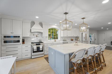 49 Riverside Drive Branford CT 06405