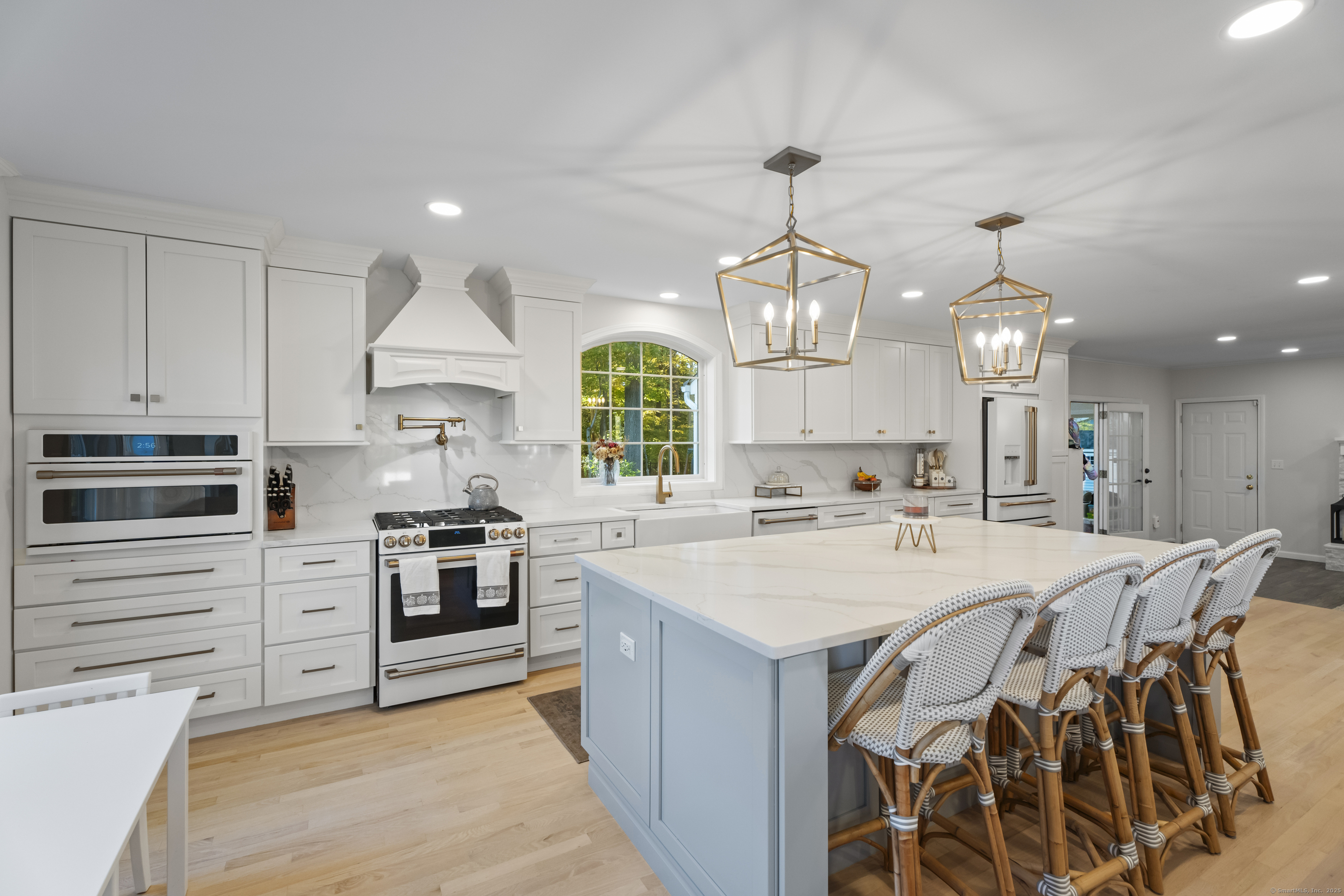 49 Riverside Drive Branford CT 06405