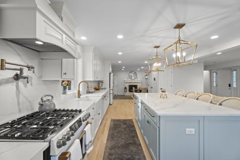 49 Riverside Drive Branford CT 06405