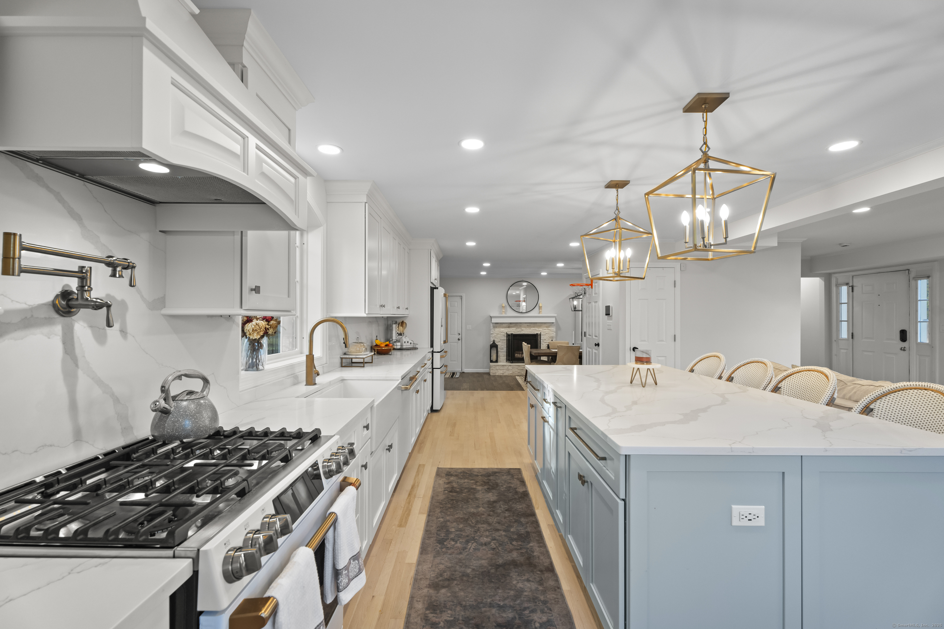 49 Riverside Drive Branford CT 06405