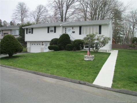 16 Coach Drive Waterbury CT 06708