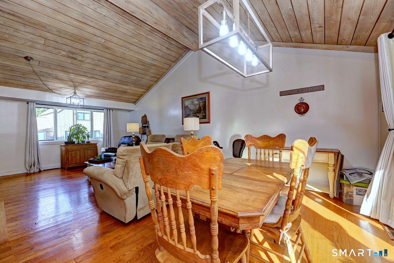 138 Bison Lane Stratford CT 06614