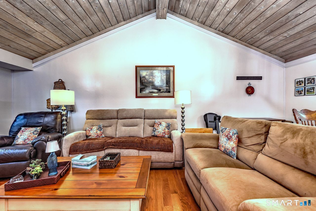 138 Bison Lane Stratford CT 06614