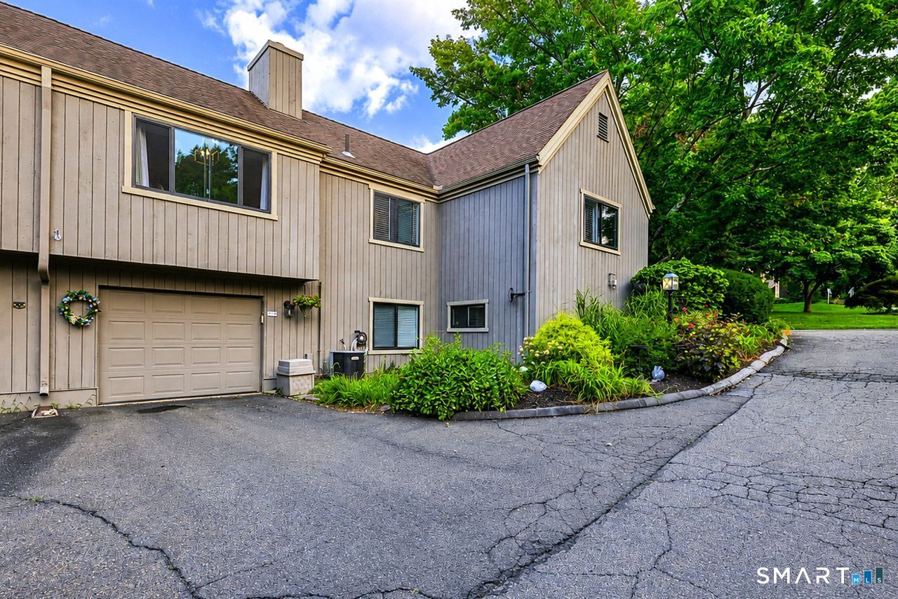 138 Bison Lane Stratford CT 06614