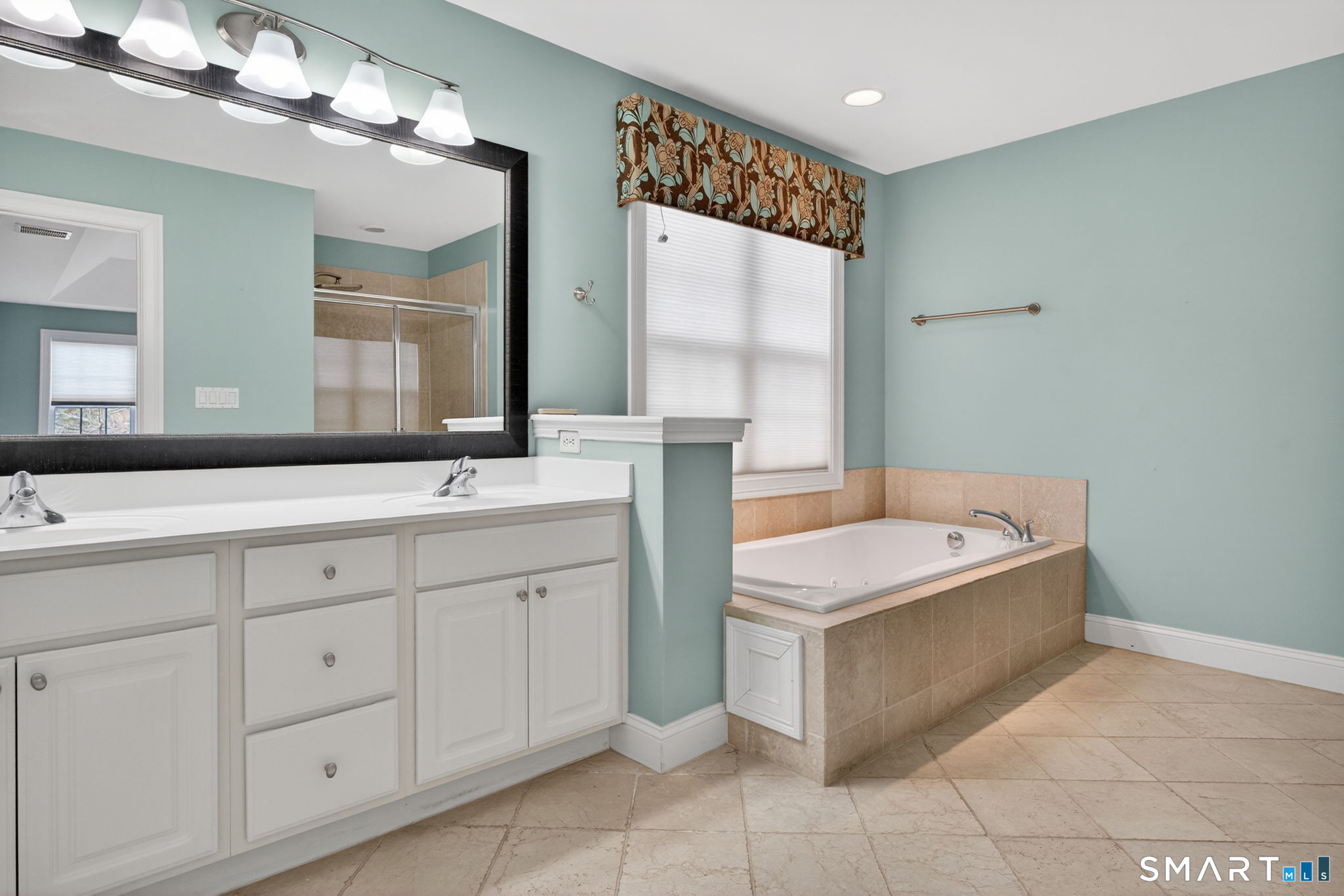 5 Fenwick Drive Avon CT 06001