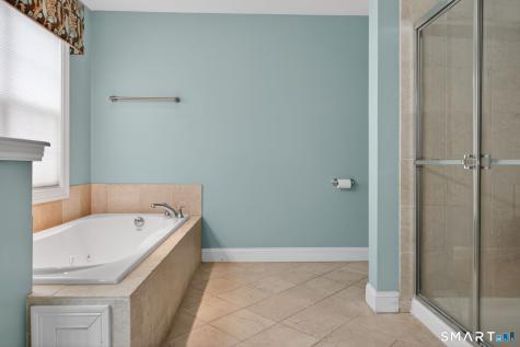 5 Fenwick Drive Avon CT 06001