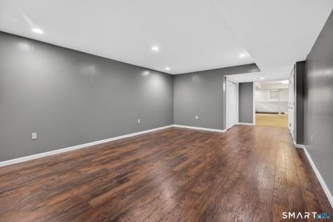 5 Fenwick Drive Avon CT 06001