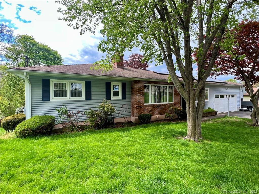 27 Pinecrest Avenue Ansonia CT 06401