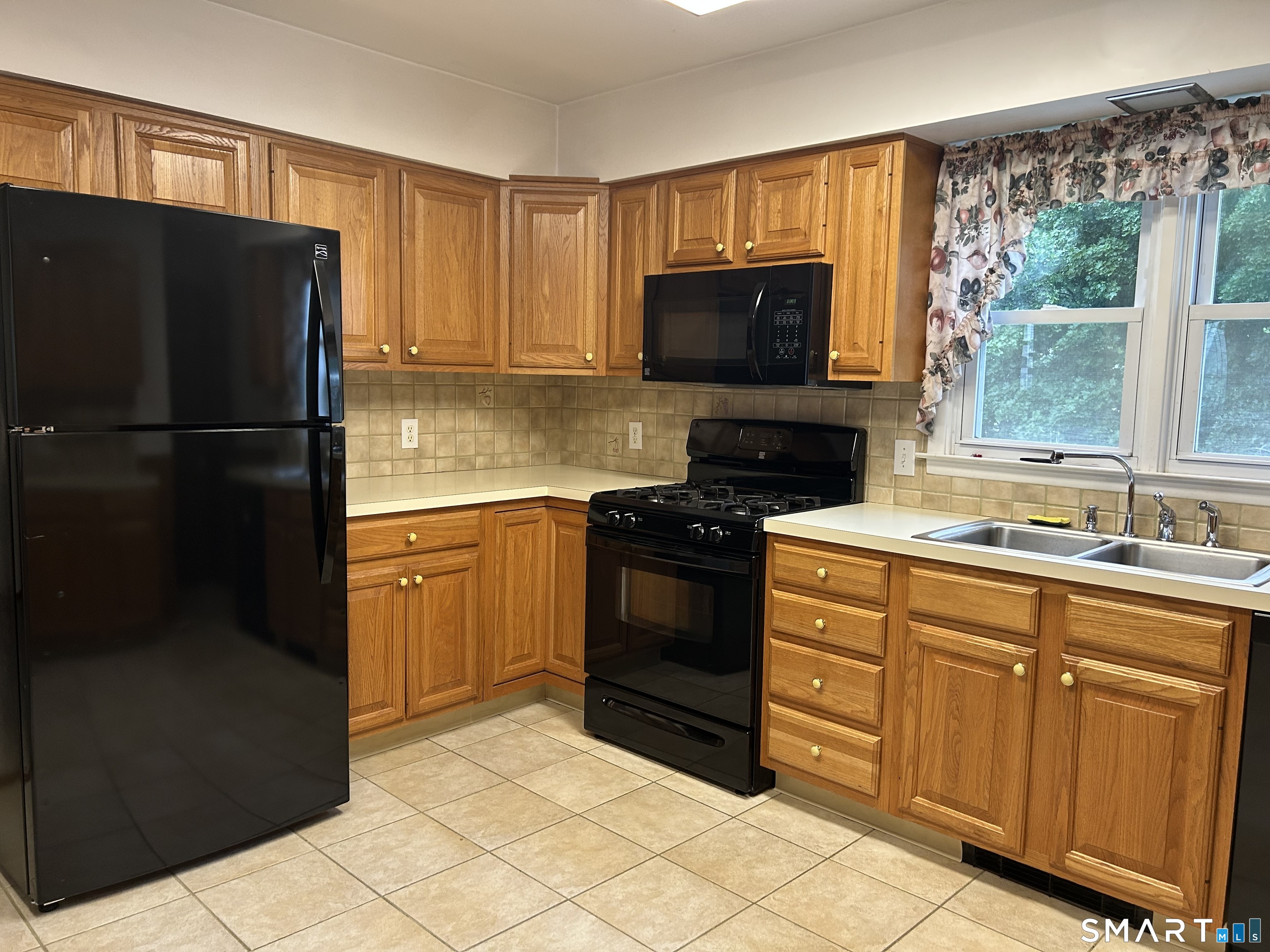 13 Hillside Street Danbury CT 06810