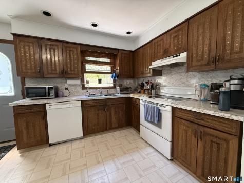 80 Ramsey Avenue Naugatuck CT 06770