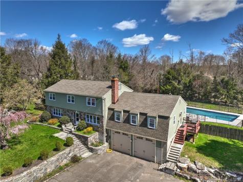 1741 Cross Highway Fairfield CT 06824