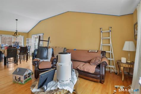 8 Callahan Lane East Hartford CT 06118