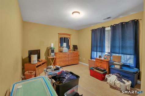 8 Callahan Lane East Hartford CT 06118