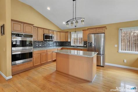8 Callahan Lane East Hartford CT 06118