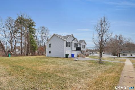 8 Callahan Lane East Hartford CT 06118