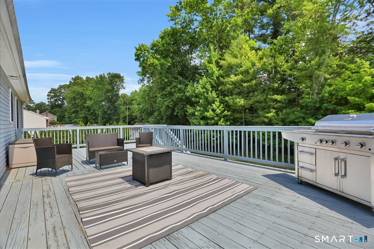 8 Callahan Lane East Hartford CT 06118