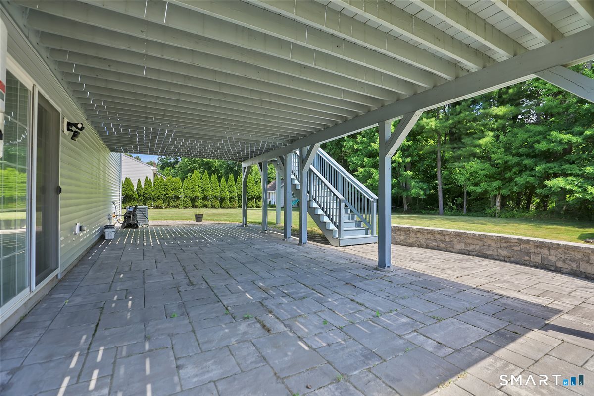 8 Callahan Lane East Hartford CT 06118