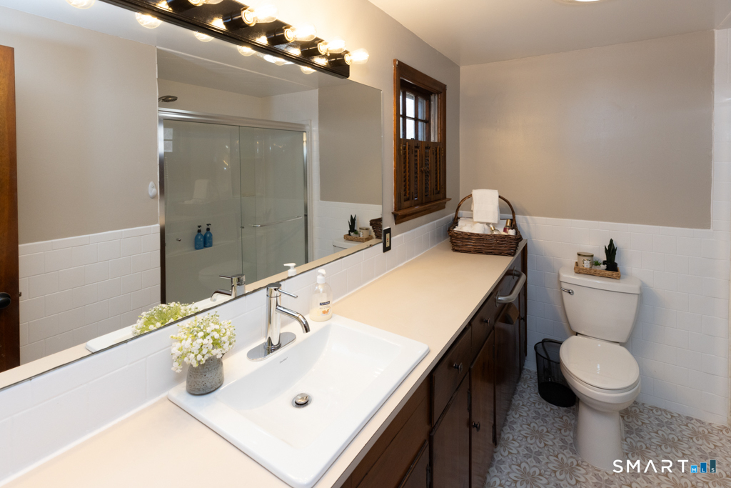 113 West High Street East Hampton CT 06424