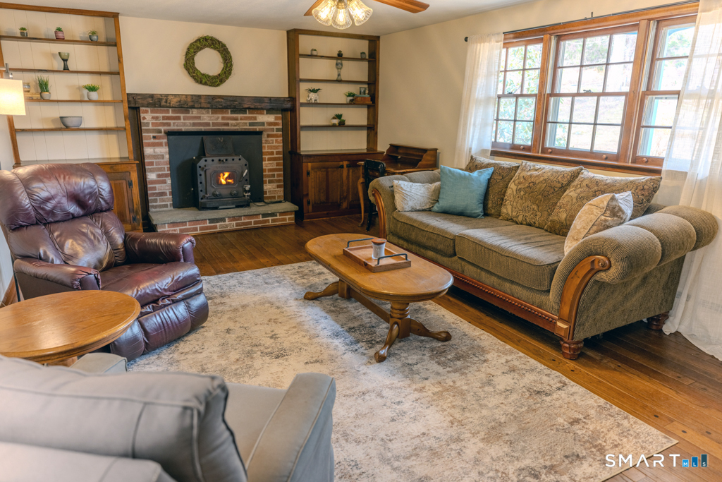 113 West High Street East Hampton CT 06424