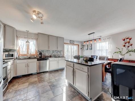 70 Lawndale Street Berlin CT 06037