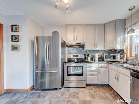 70 Lawndale Street Berlin CT 06037