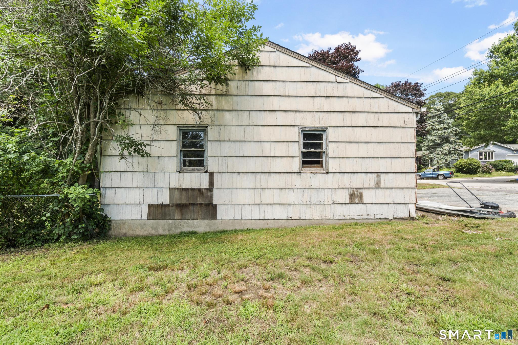13 Shawondassee Drive Stonington CT 06378