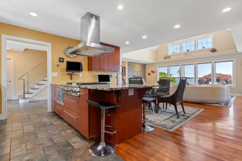 993 Pequot Avenue New London CT 06320