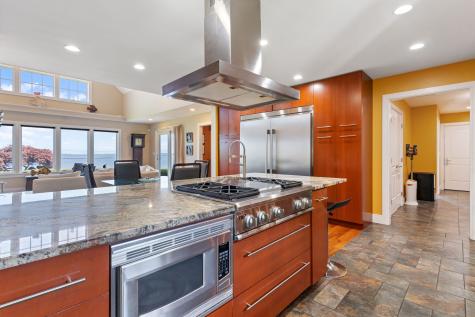 993 Pequot Avenue New London CT 06320