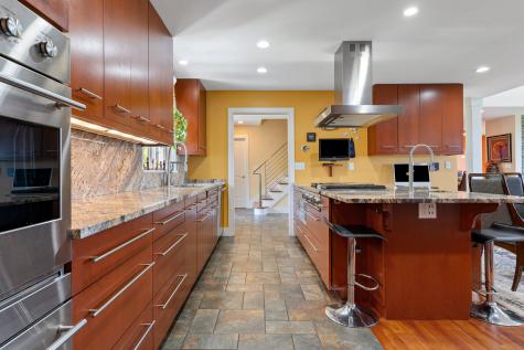 993 Pequot Avenue New London CT 06320