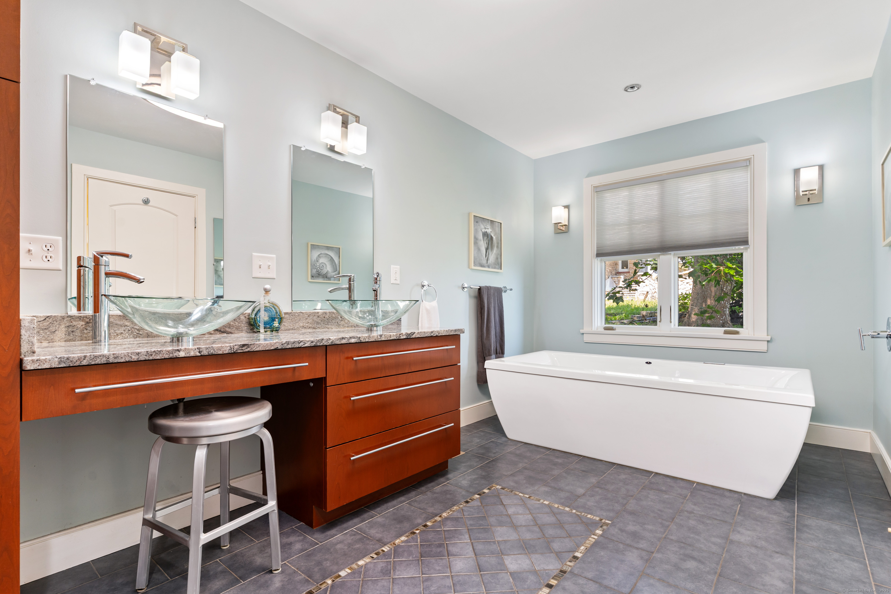 993 Pequot Avenue New London CT 06320
